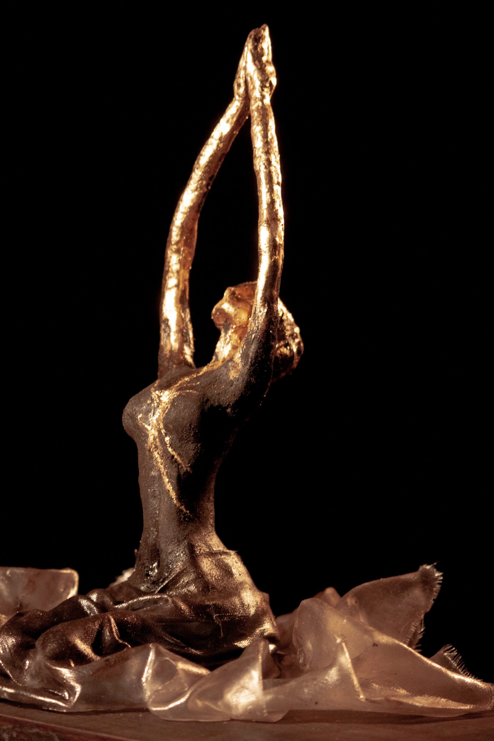 Sculpture Lovesiya Awaikaning Enheartening